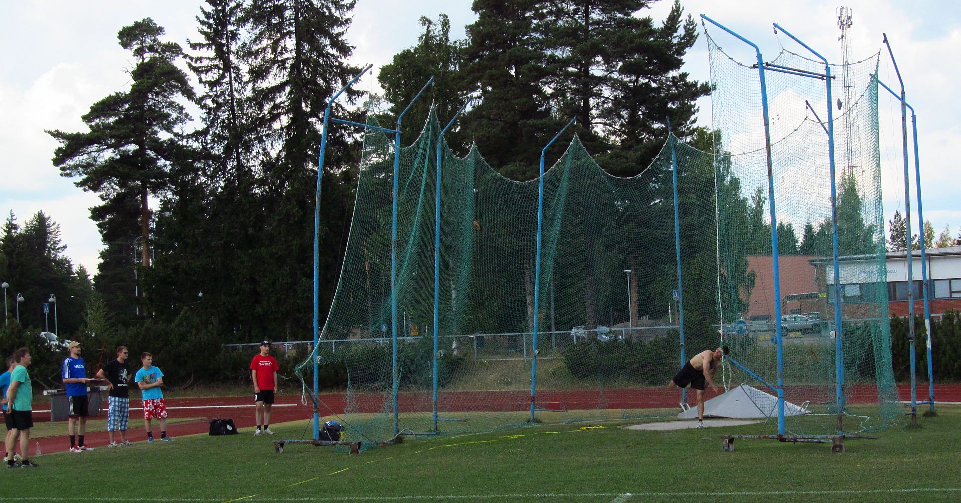 Lassen kiekko lentää jälleen 17,88m